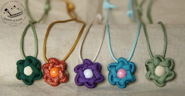 pendentif en paracorde
