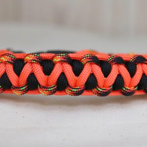 Collier AUBISQUE orange et noir (27 cm)