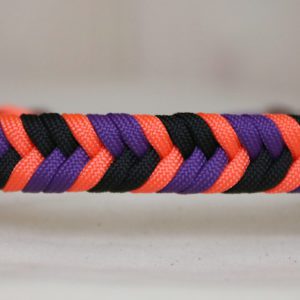 Collier AZUN orange, noir et violet (31 cm)
